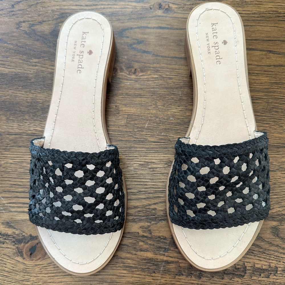 Kate spade tan flats with black toe strap